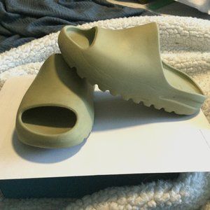 Adidas x Yeezy Slides Adidas Sandals Yeezy Shoes Resin Green UNISEX Kid's Size 2
